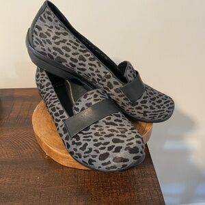 Dansko calfskin leopard print clogs, size 40